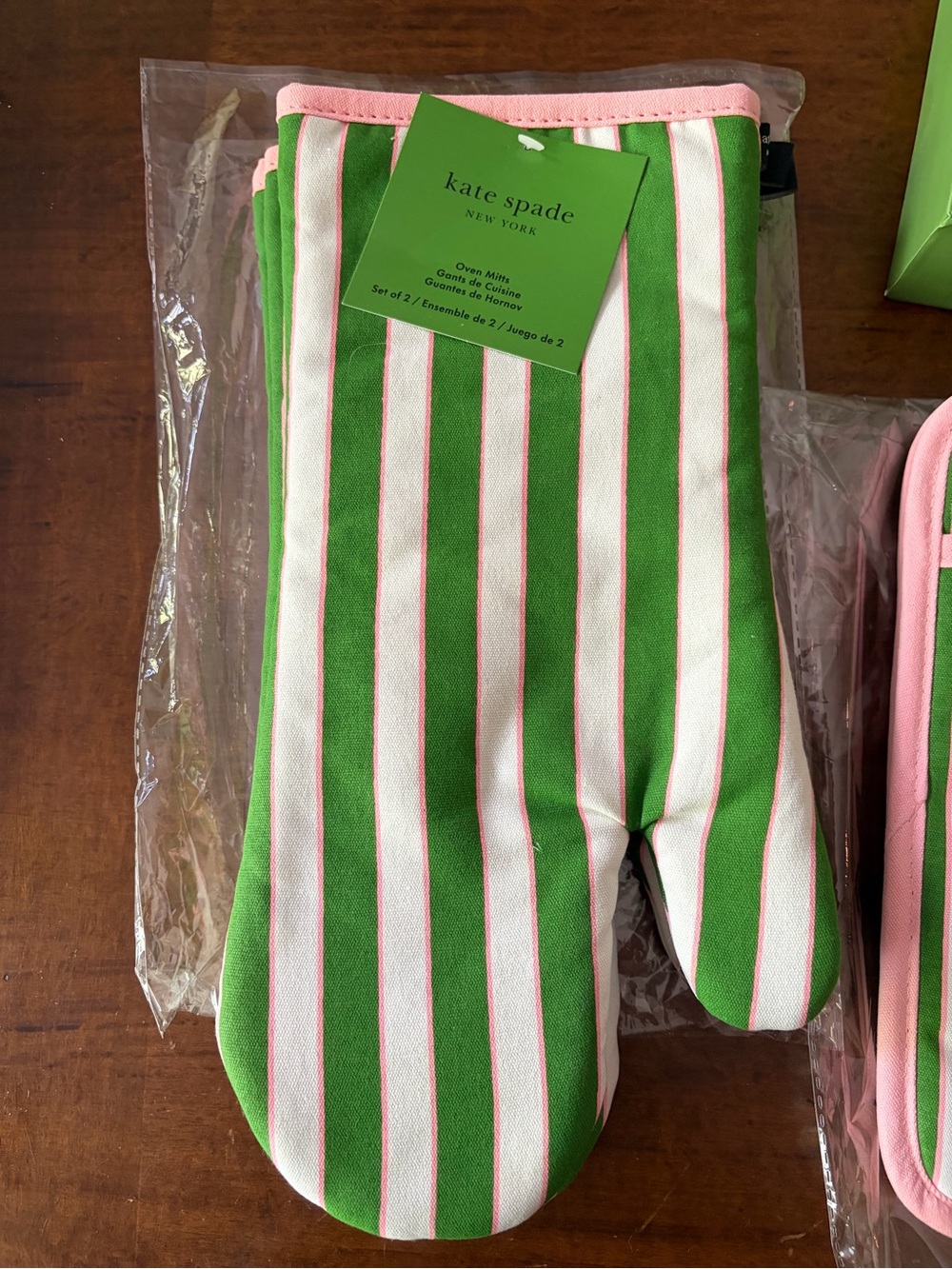 NWT kate spade 5 piece bundle oven mitts, pot holders and cocktail napkins - Picture 6 of 8